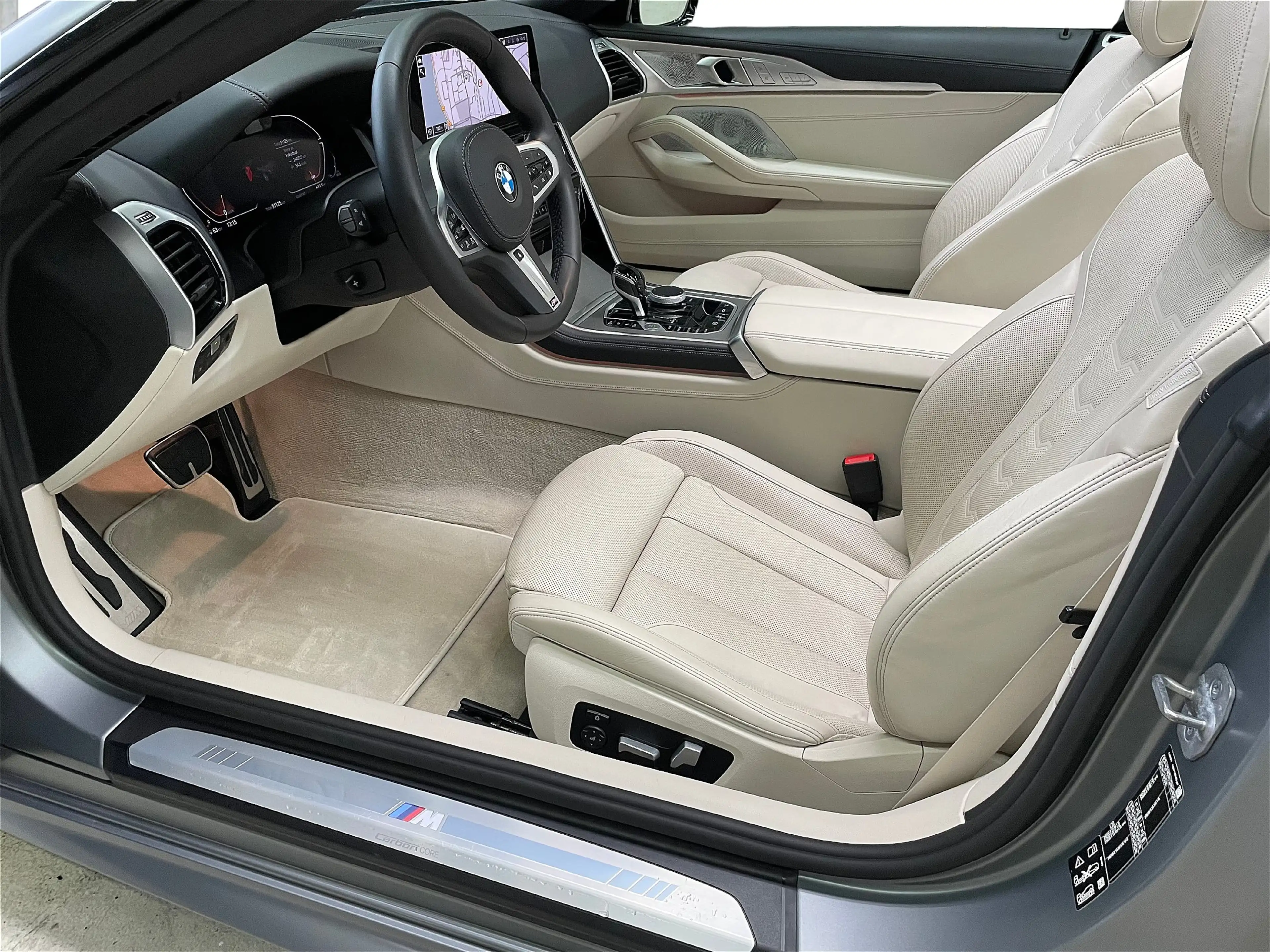 BMW 840 i xDrive Cabrio — photo 10