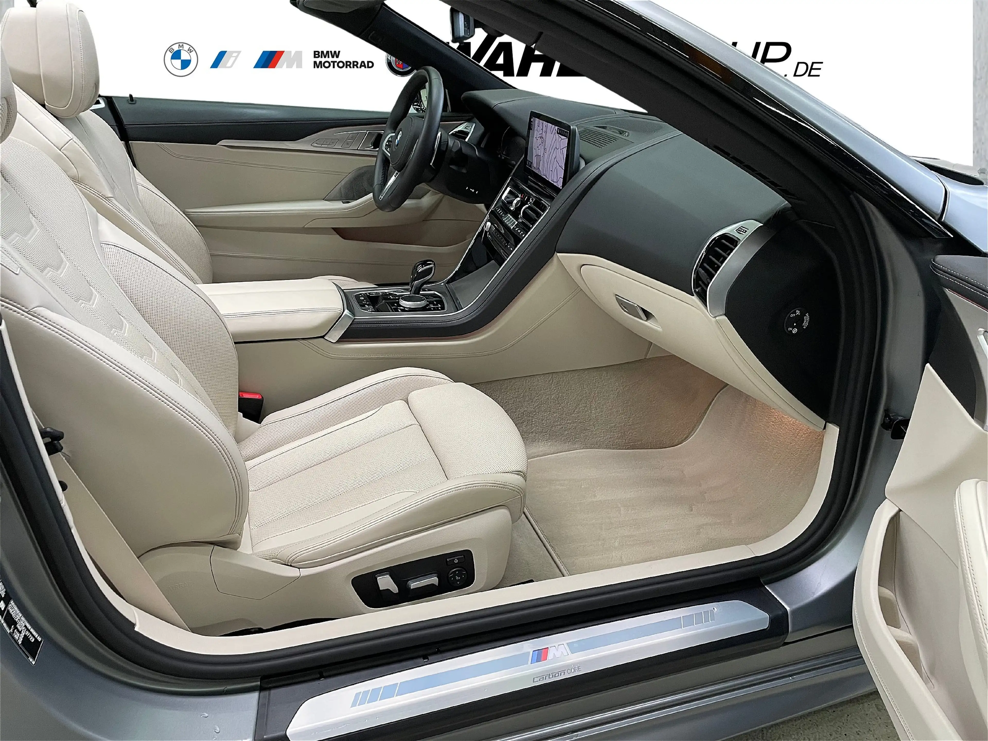 BMW 840 i xDrive Cabrio — photo 11
