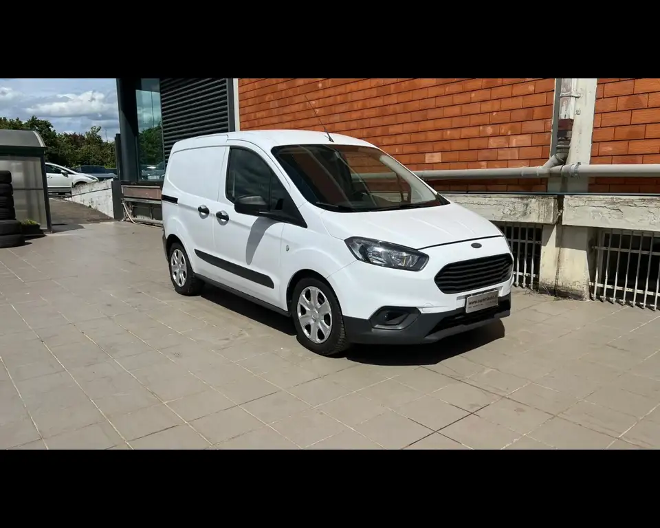 Ford Tourneo Courier 2019 из Европы — купить под ключ