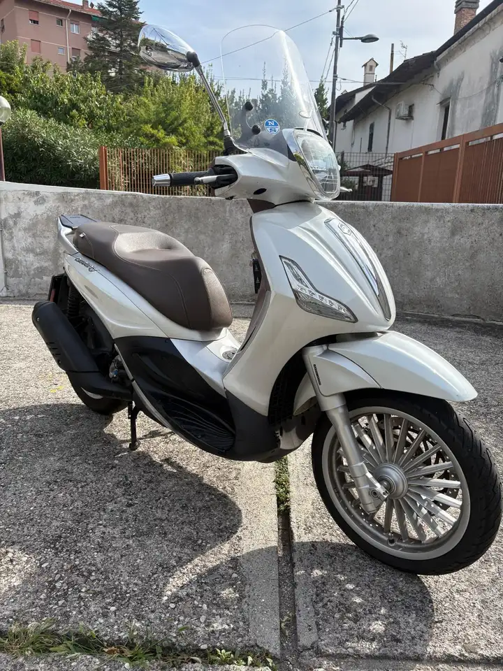 Piaggio Beverly 300