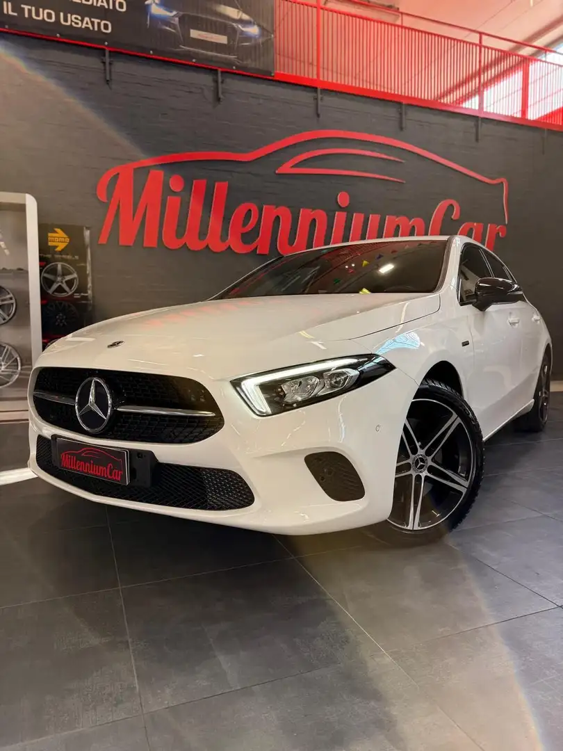 Mercedes-Benz A 250 A 250 e hybrid EQ Sport Night Bianco - 2