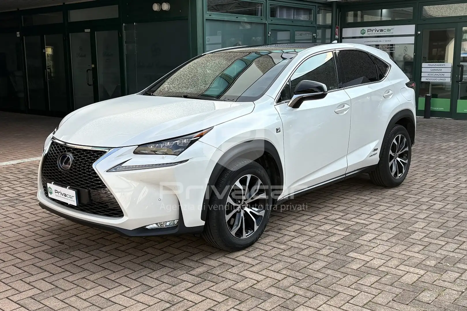 Lexus NX 300h NX Hybrid 4WD F-Sport Wit - 1