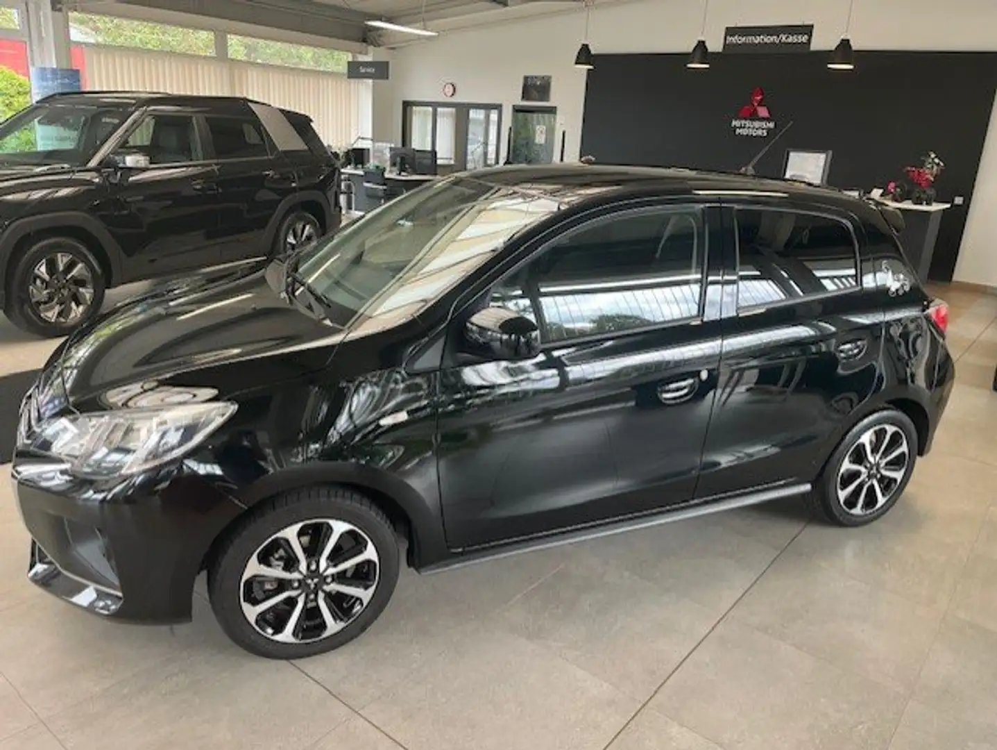Mitsubishi Space Star Select+ CVT Schwarz - 2