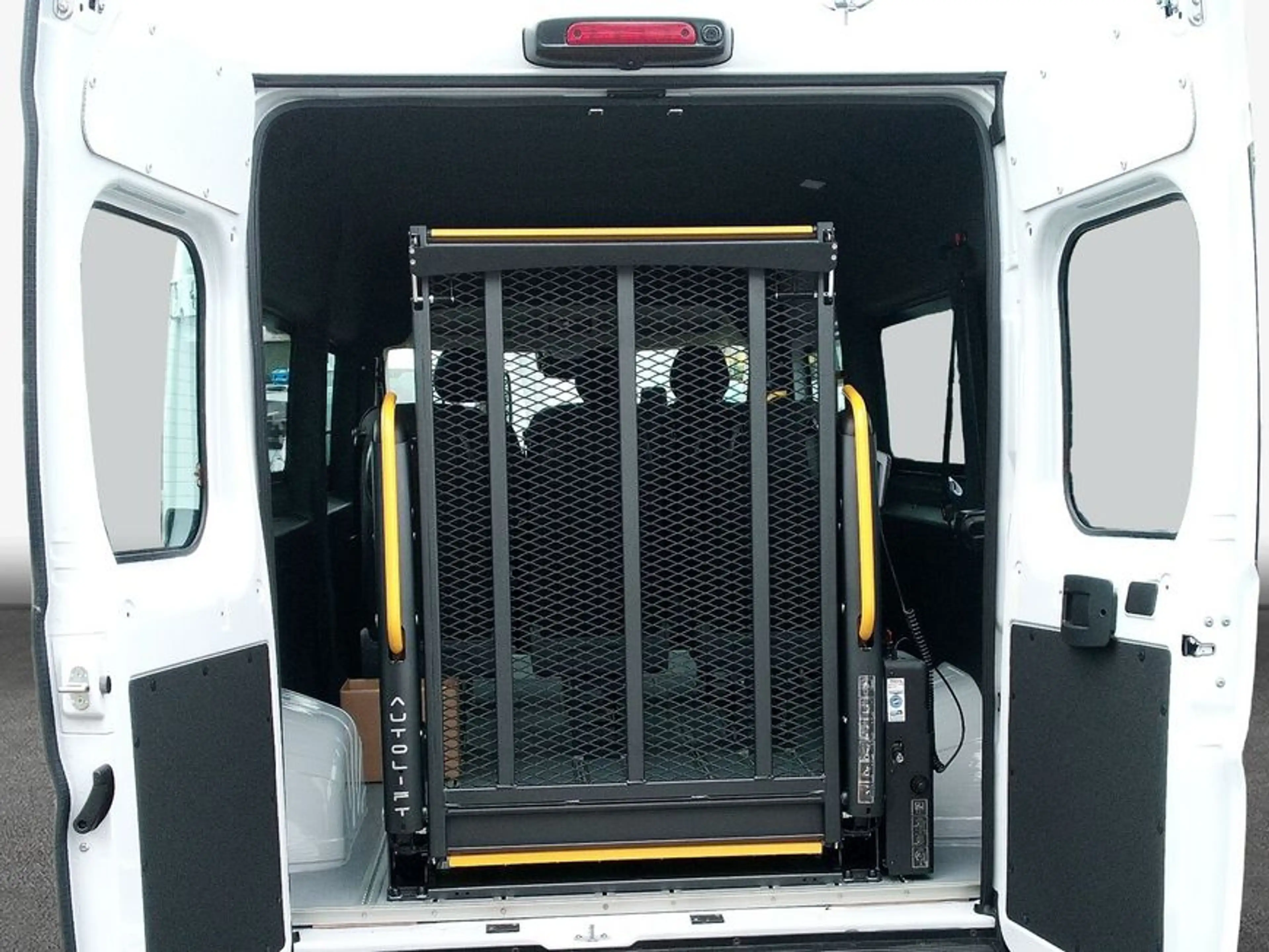 Fiat Ducato e-Ducato L3H2 (110kWh) '' 9- Sitzer mit Rollstuhlp — photo 7