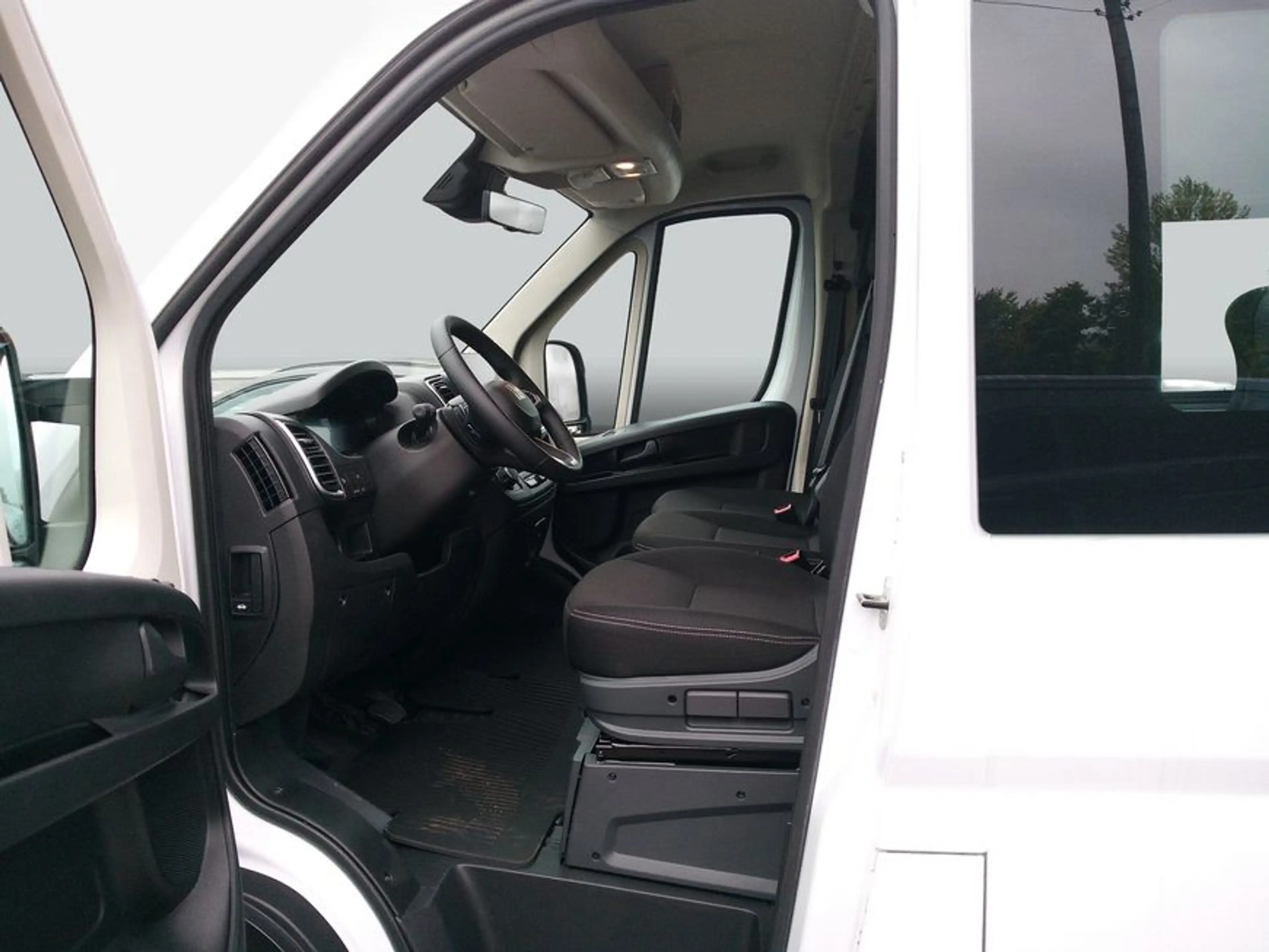 Fiat Ducato e-Ducato L3H2 (110kWh) '' 9- Sitzer mit Rollstuhlp — photo 8