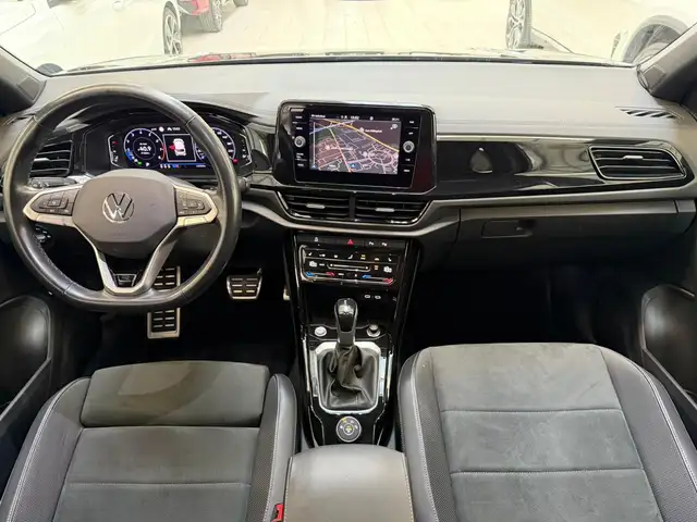 Volkswagen T-Roc view 9