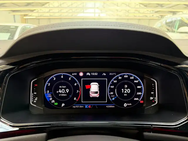 Volkswagen T-Roc view 7