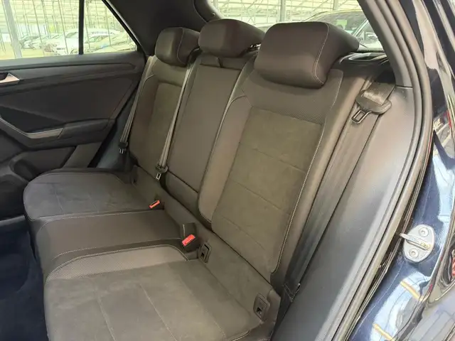 Volkswagen T-Roc view 15
