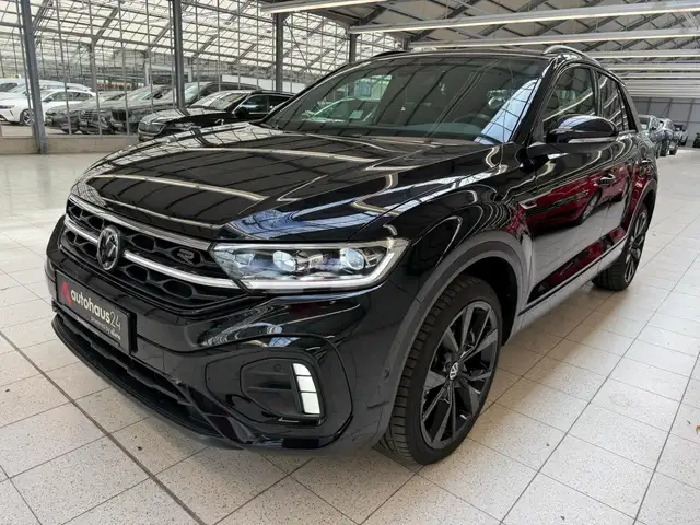 Volkswagen T-Roc view 3