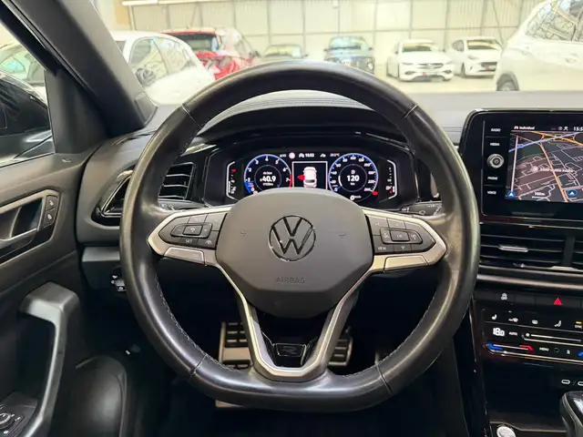 Volkswagen T-Roc view 10