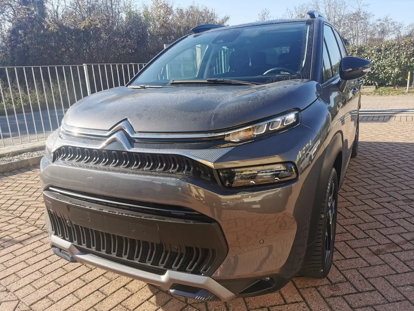 Citroen C3 Aircross 1.2 puretech Shine Pack s Grigio - 1