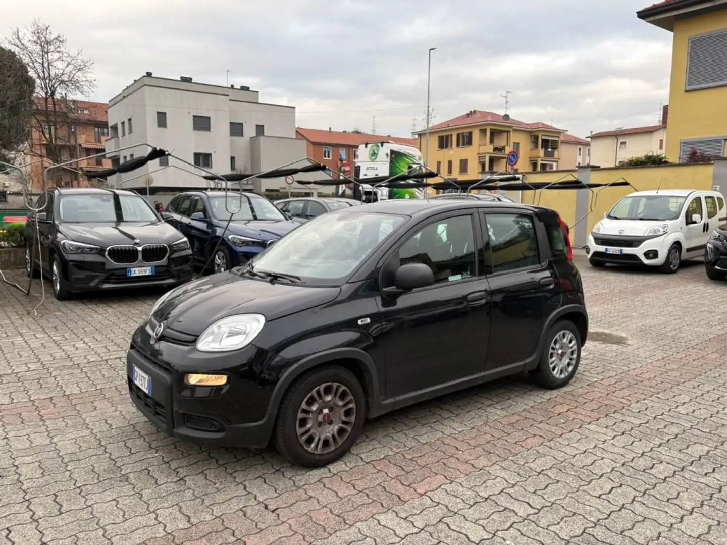 Fiat Panda 1.0 FireFly S&S Hybrid Noir - 1