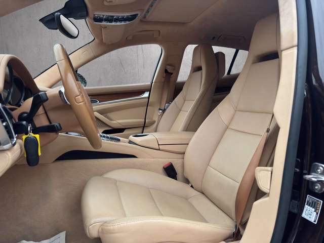 Porsche Panamera Turbo 1.Hand Klappe+Standhzg+Keramik