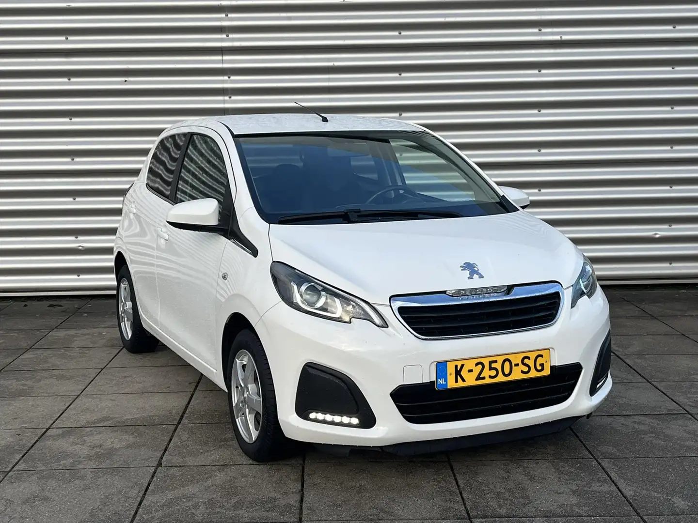 Peugeot 108 1.0 e-VTi 72pk 5D Active | Airco | Bluetooth Wit - 2