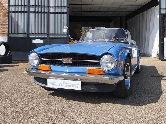 Triumph TR6 roadster