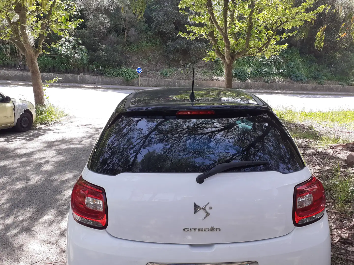 DS Automobiles DS 3 So chic 1.4L dies Blanc - 2