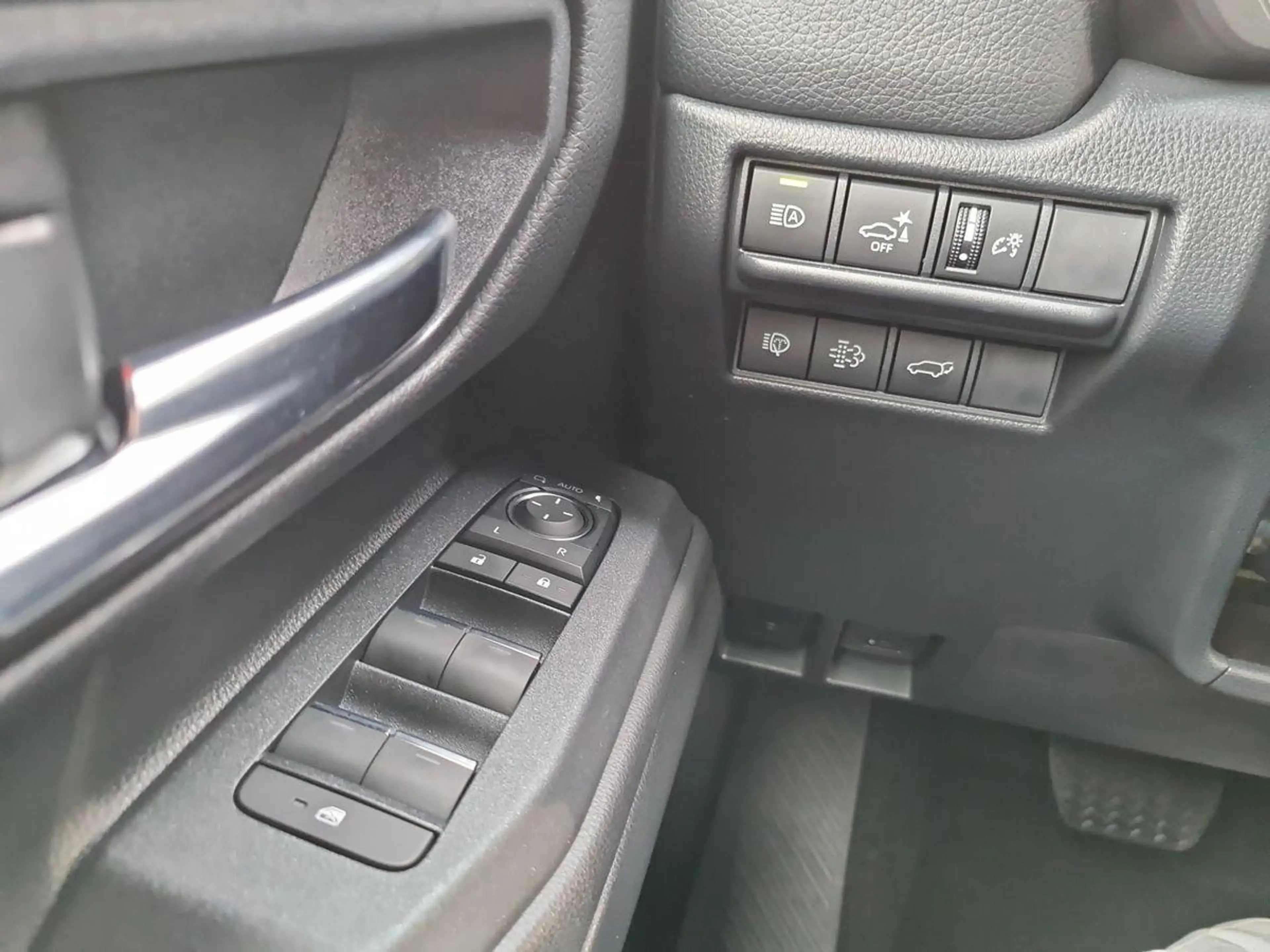 Toyota Land Cruiser 2.8D Mild Hybrid Executive-LED+NAVI — photo 15