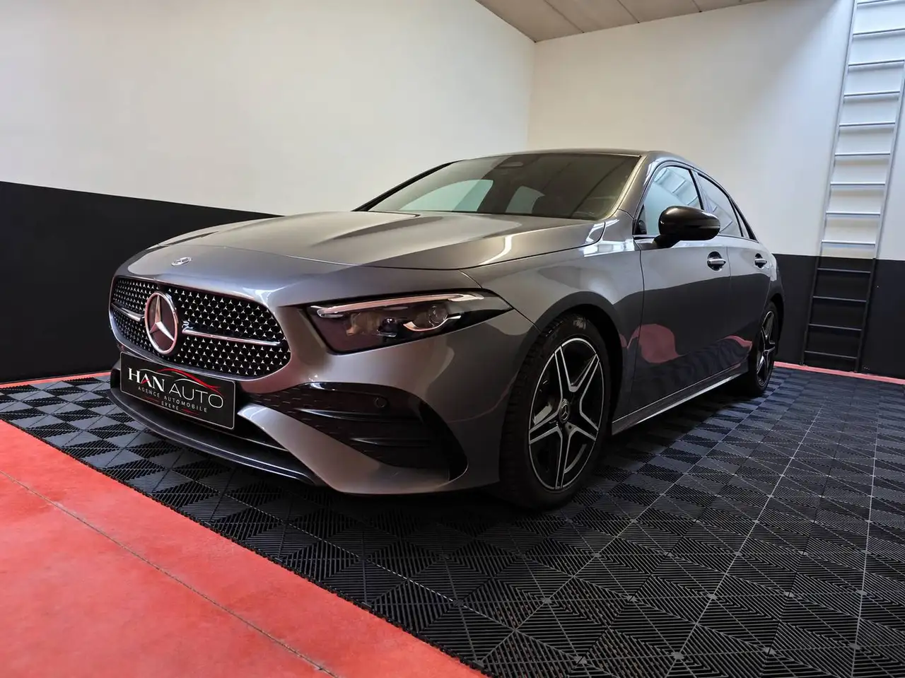 Mercedes-Benz A 180