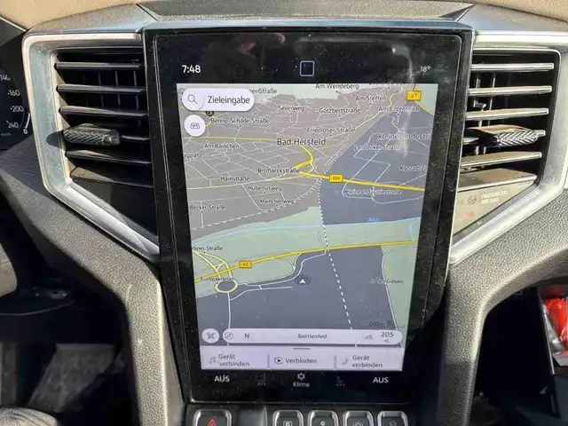 Volkswagen Amarok view 11
