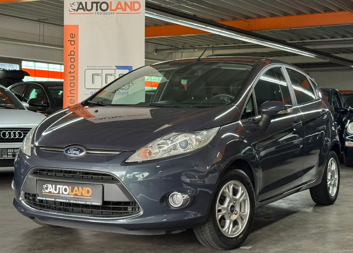 Ford Fiesta Titanium*KLIMAAUTOM*SHZG*NUR 107TKM* Grijs - 2