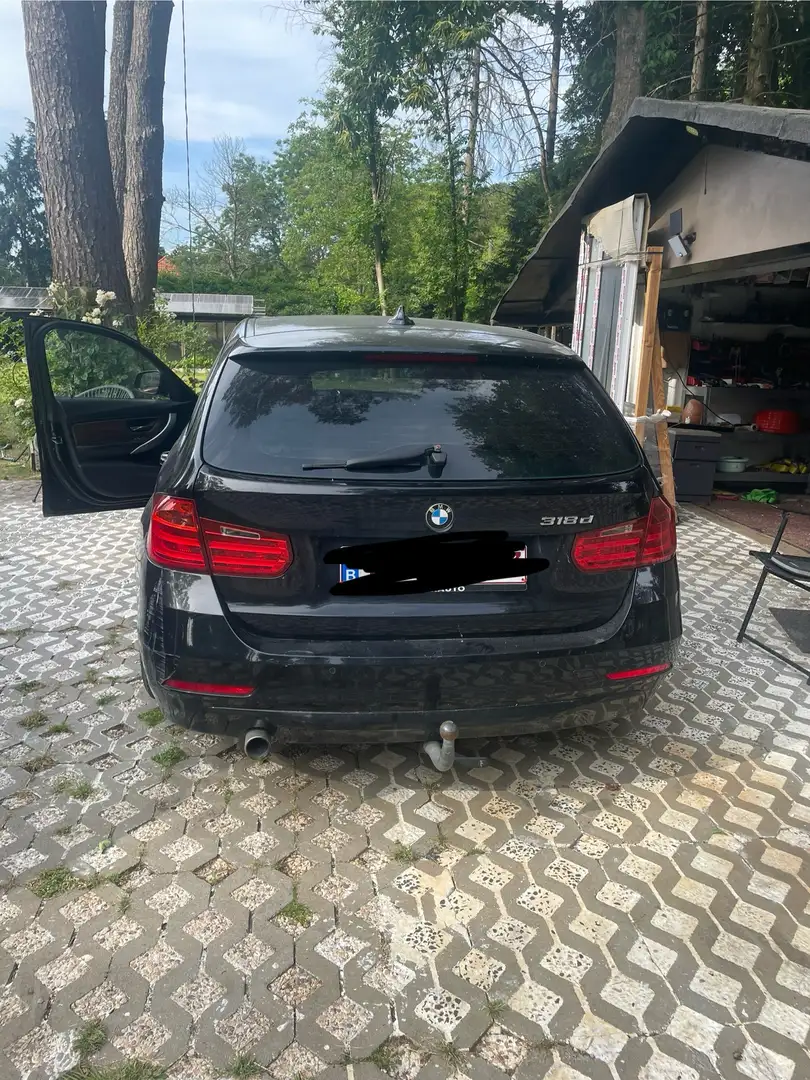 BMW 318 318d Touring Aut. Luxury Line - 2