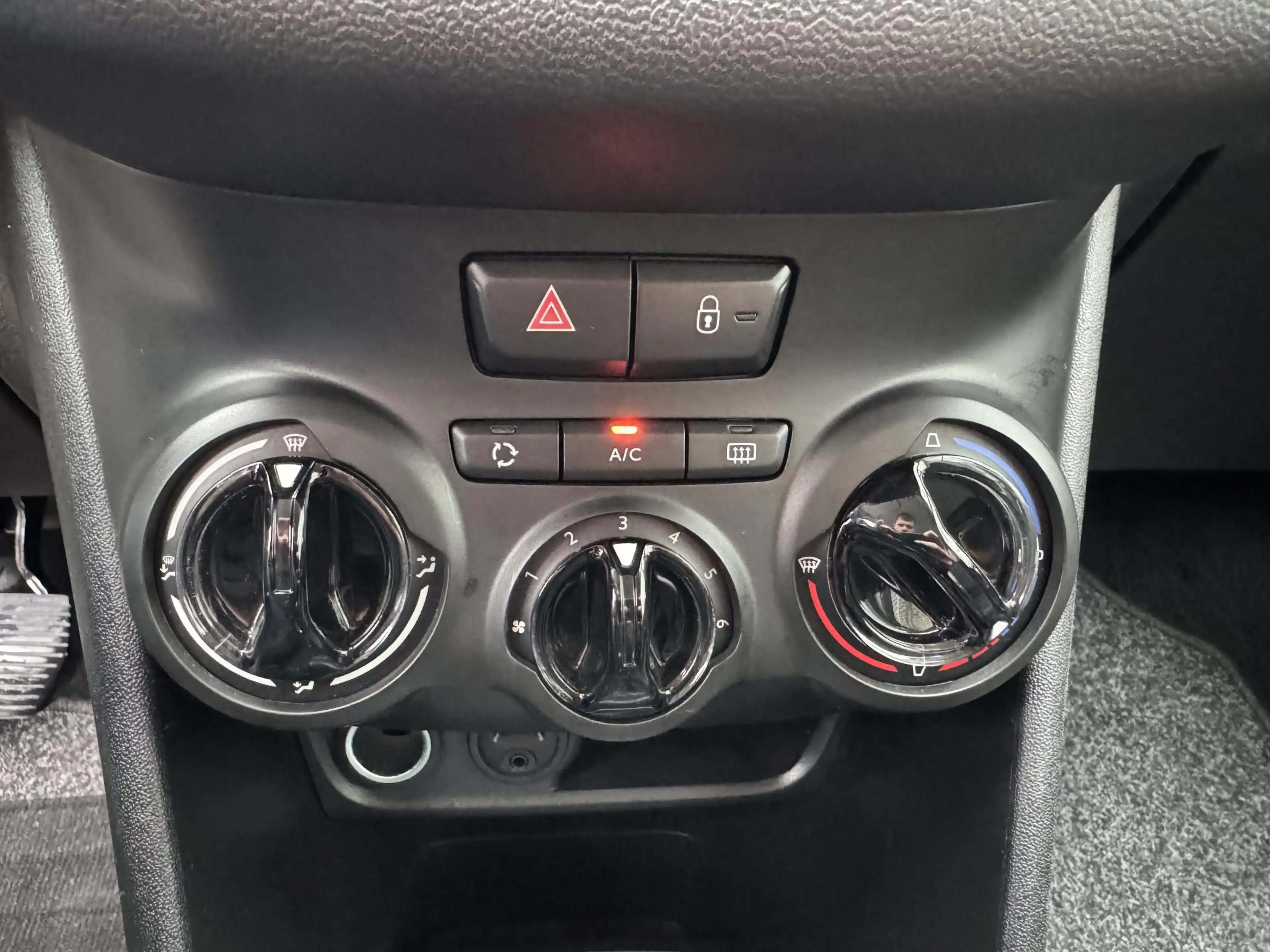 Peugeot 208 1.2 PureTech Active Navi|D-riem vv in 2024|Airco|C — photo 14