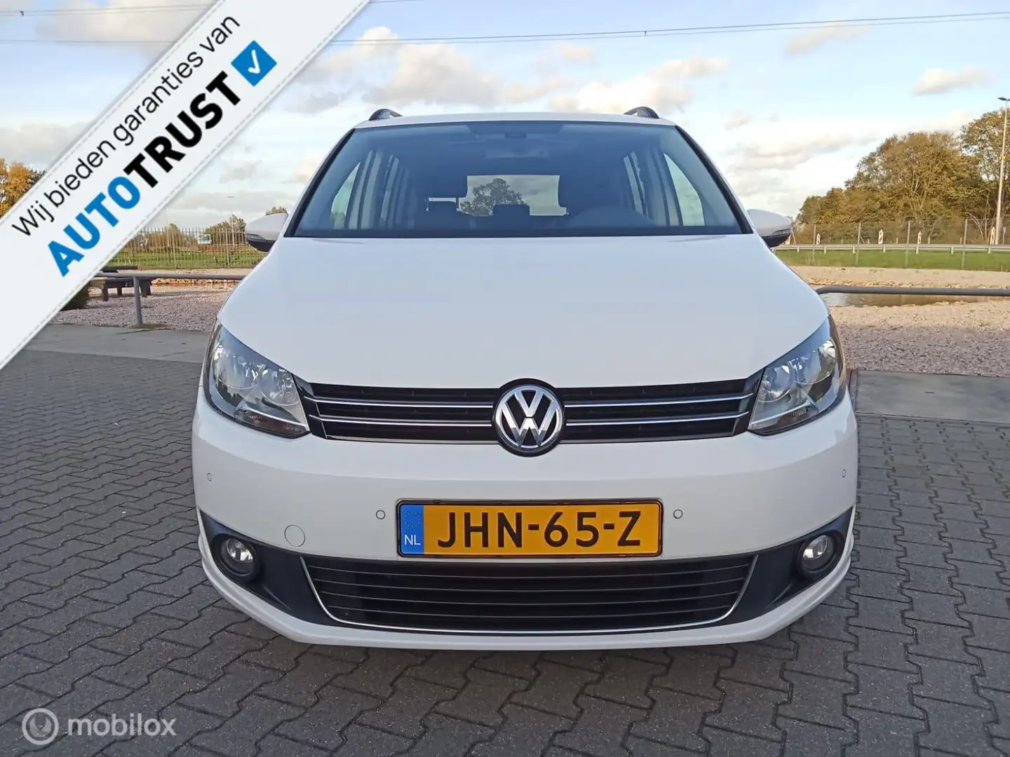 Volkswagen Touran 1.4 TSI Highline 7p. Automaat/Pano/Trekhaak Wit - 2