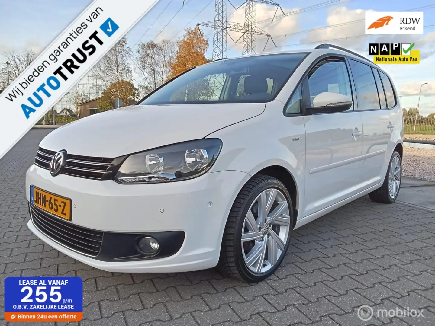 Volkswagen Touran 1.4 TSI Highline 7p. Automaat/Pano/Trekhaak Wit - 1