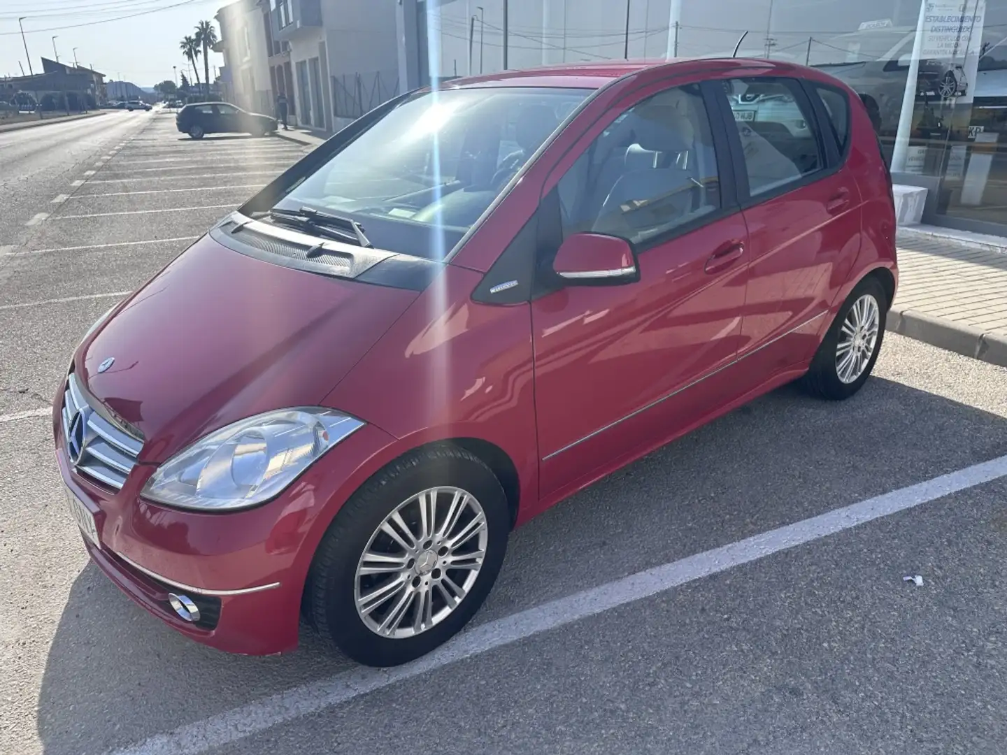 Mercedes-Benz A 160 160CDI Elegance Aut. Rojo - 2