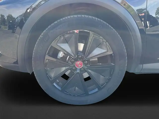 DS Automobiles DS 7 view 8