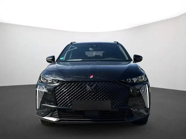 DS Automobiles DS 7 view 2