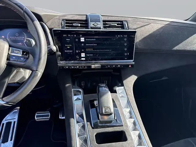 DS Automobiles DS 7 view 12