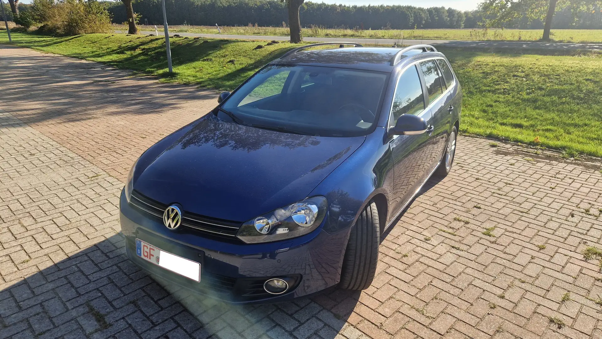 Volkswagen Golf Variant 1.6 TDI DPF Comfortline TÜV NEU Blau - 1