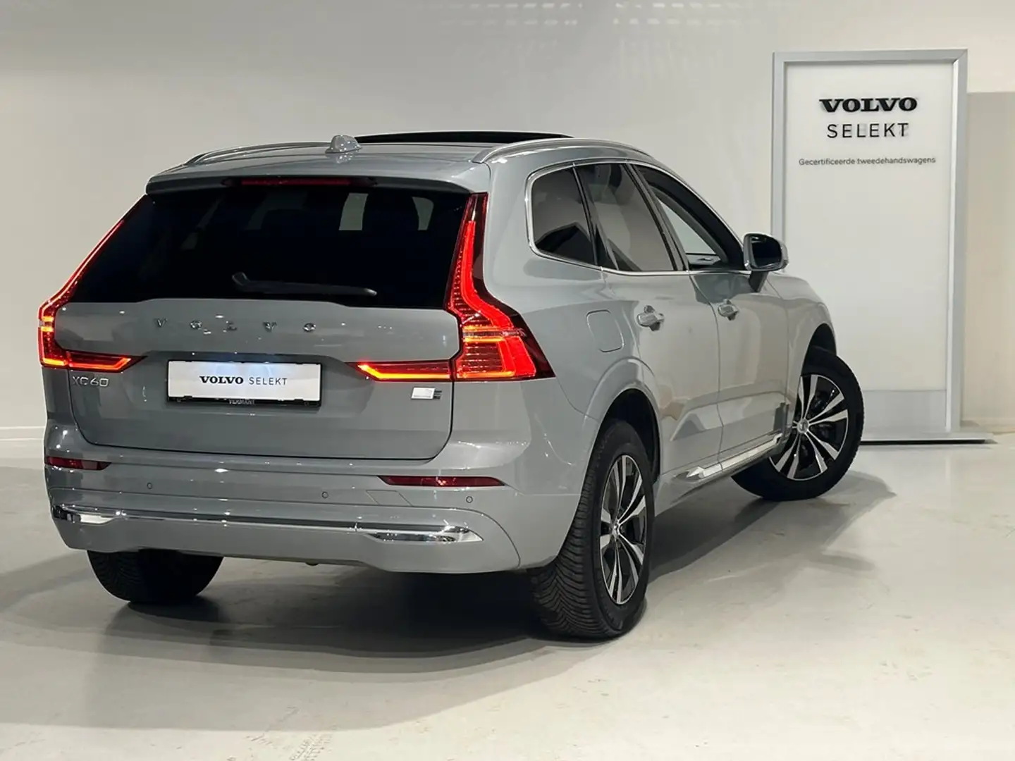 Volvo XC60 T6 Recharge Bright + electr trekhaak Grijs - 2