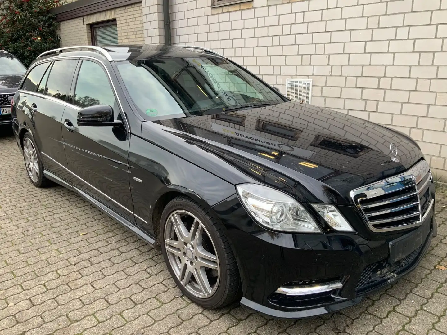Mercedes-Benz E 350 CDI T AMG-Line Xenon/Schiebedach/Leder Noir - 1