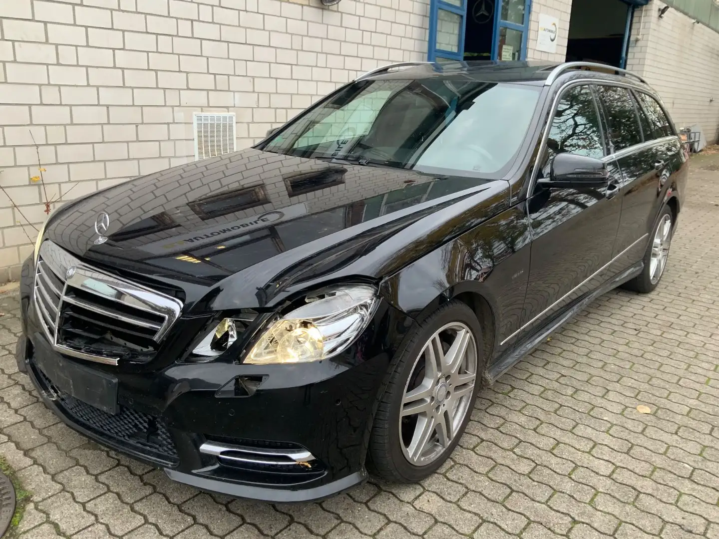 Mercedes-Benz E 350 CDI T AMG-Line Xenon/Schiebedach/Leder Noir - 2