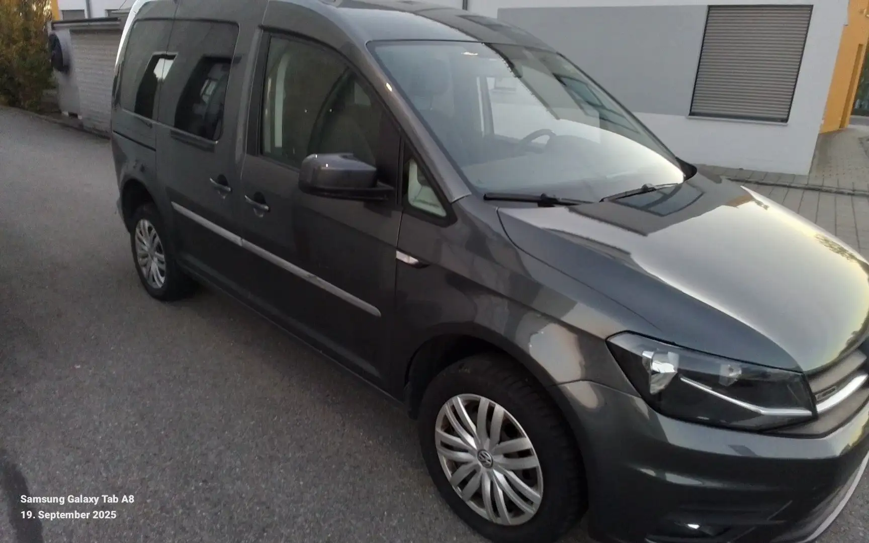 Volkswagen Caddy PKW  BMT 4Motion Grau - 2