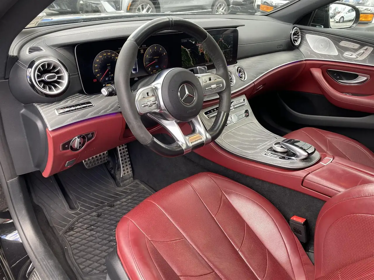 Mercedes-Benz CLS снимка Mercedes-Benz CLS