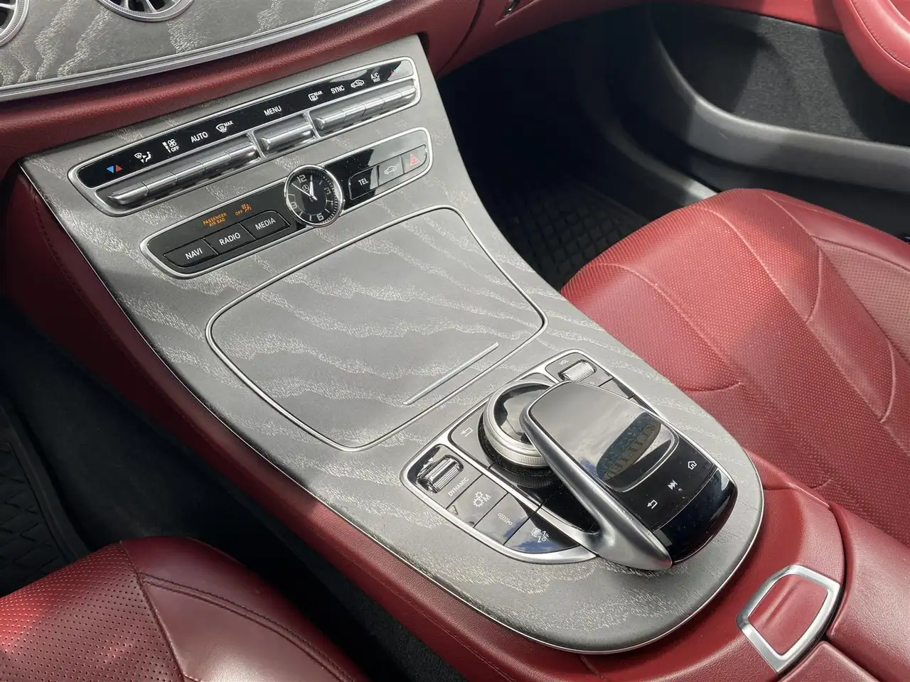 Mercedes-Benz CLS снимка Mercedes-Benz CLS