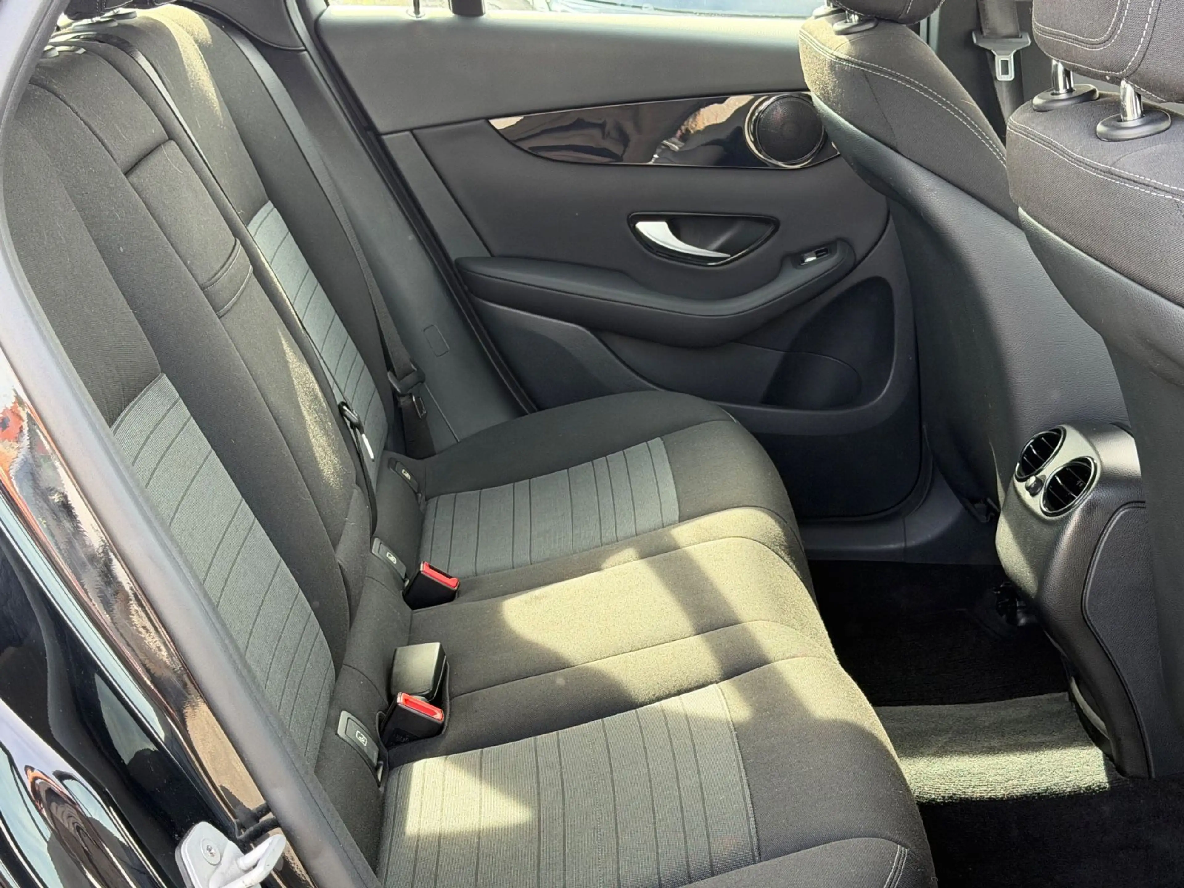 Mercedes-Benz GLC 220 d 4Matic/AHK/NAVI/EURO 6 — photo 12
