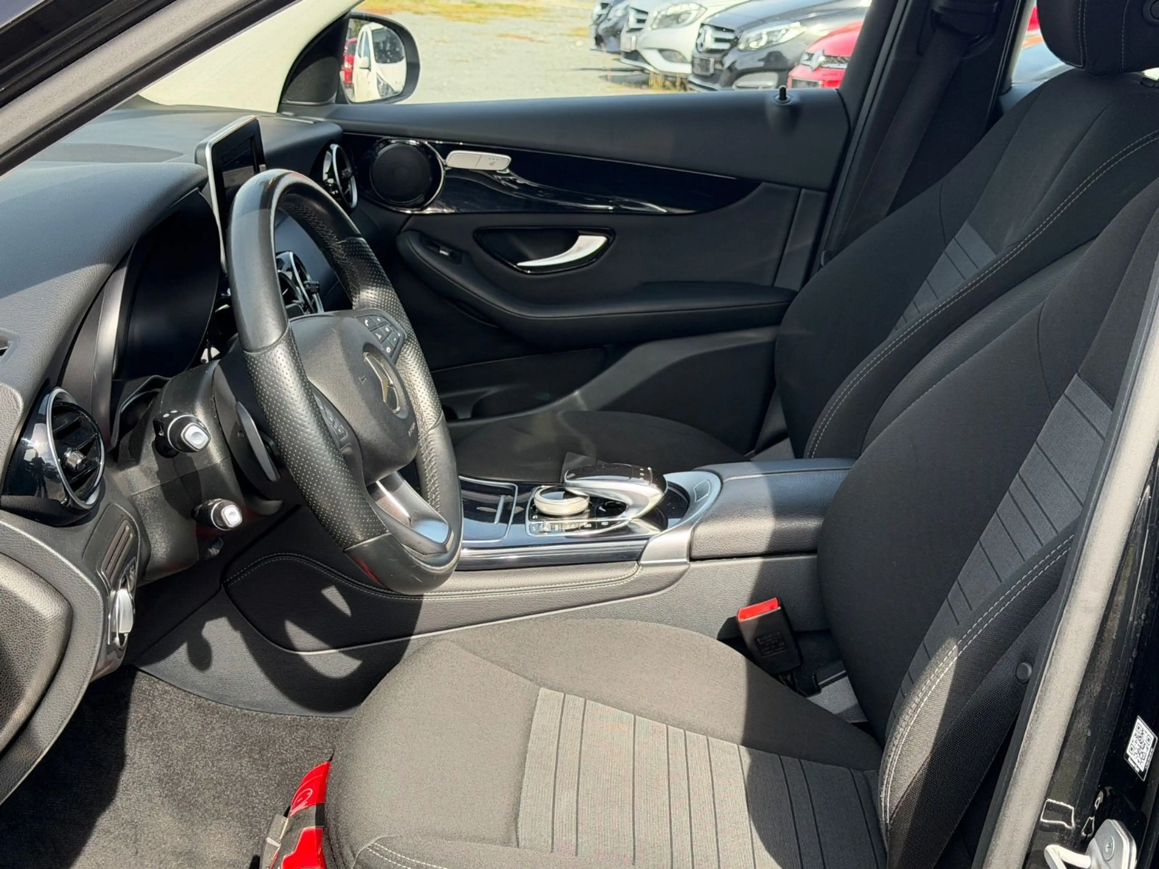 Mercedes-Benz GLC 220 d 4Matic/AHK/NAVI/EURO 6 — photo 10