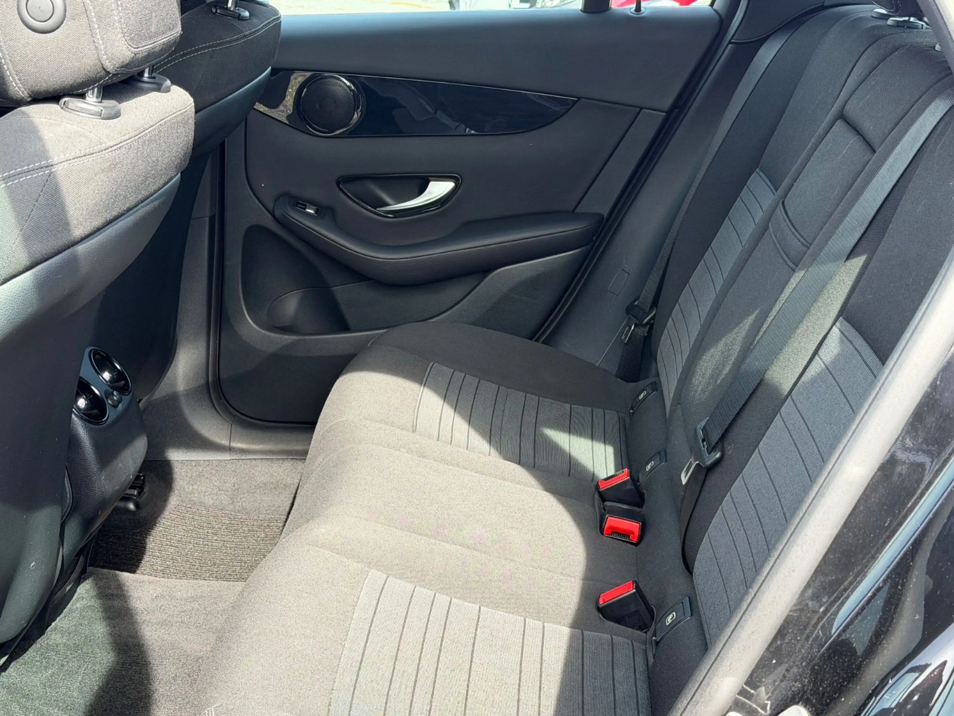 Mercedes-Benz GLC 220 d 4Matic/AHK/NAVI/EURO 6 — photo 13