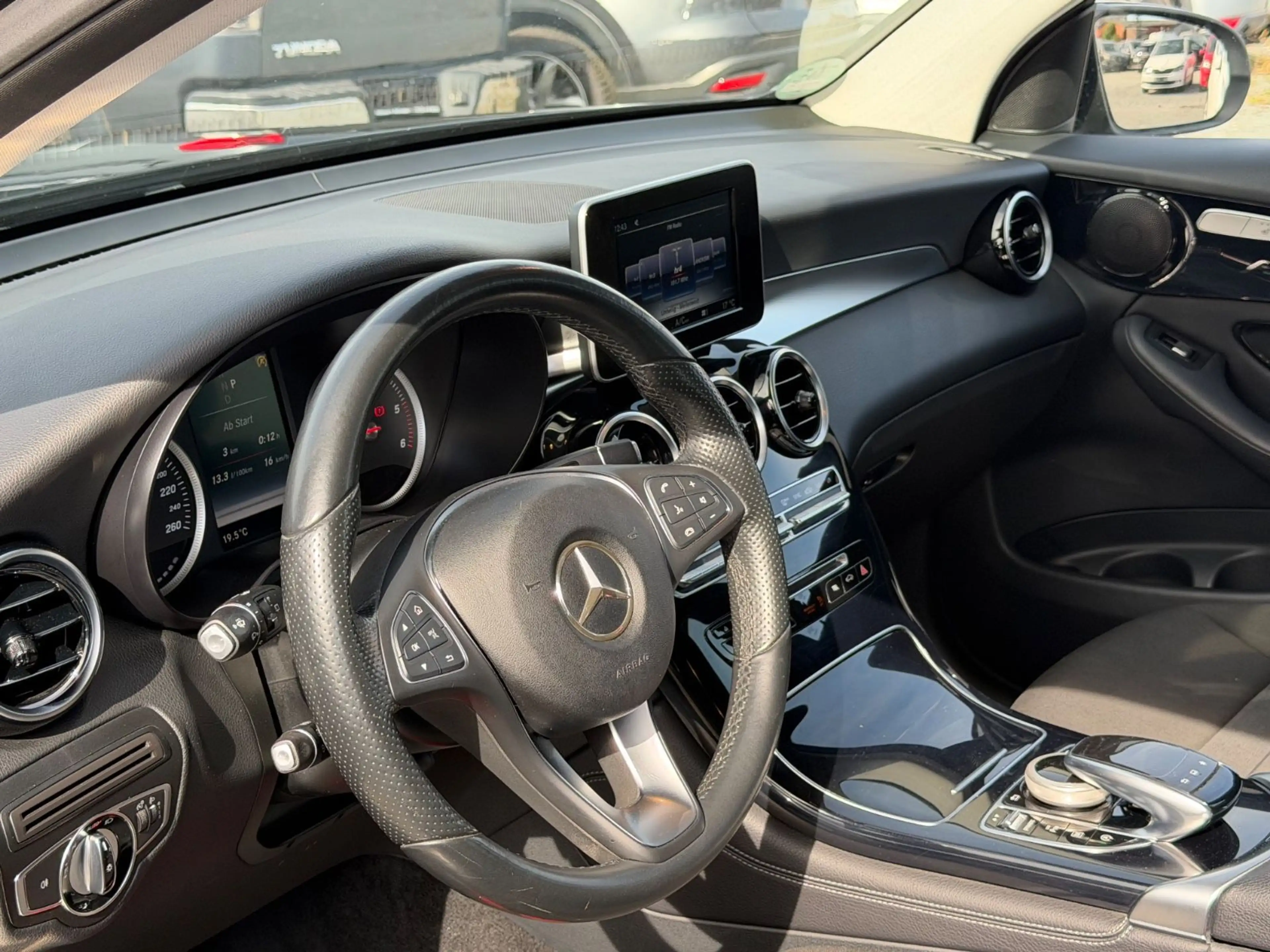 Mercedes-Benz GLC 220 d 4Matic/AHK/NAVI/EURO 6 — photo 8