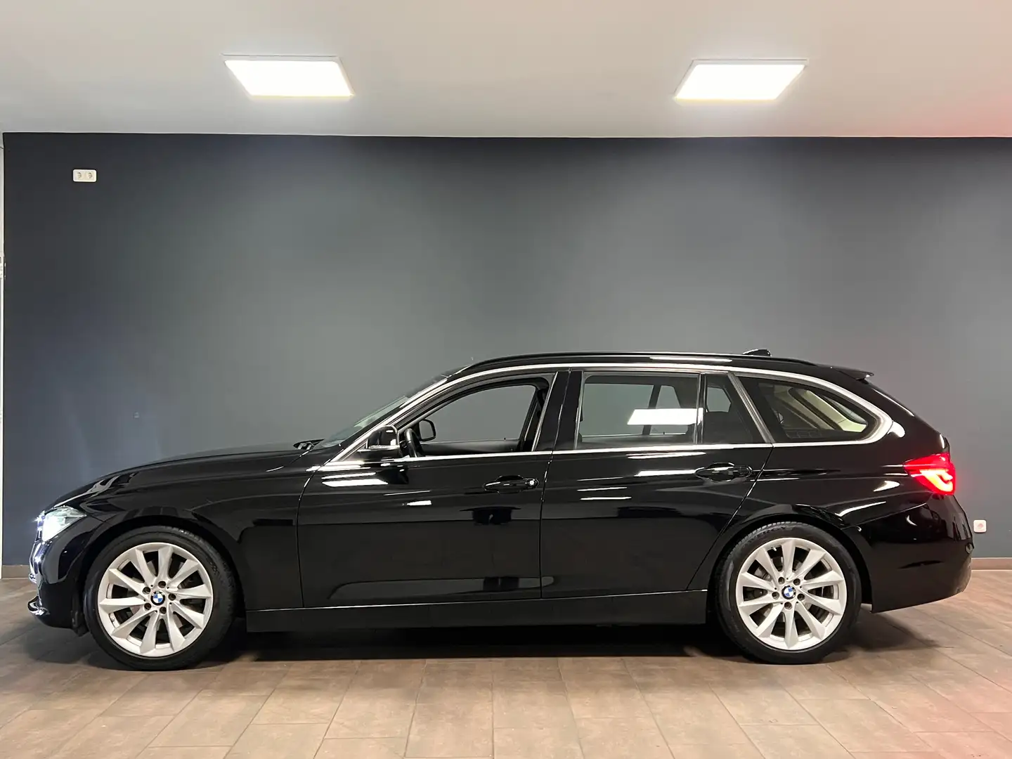 BMW 330 i Touring F31 Luxury Line 2.HD / LEDER / M-LENKRAD Nero - 2