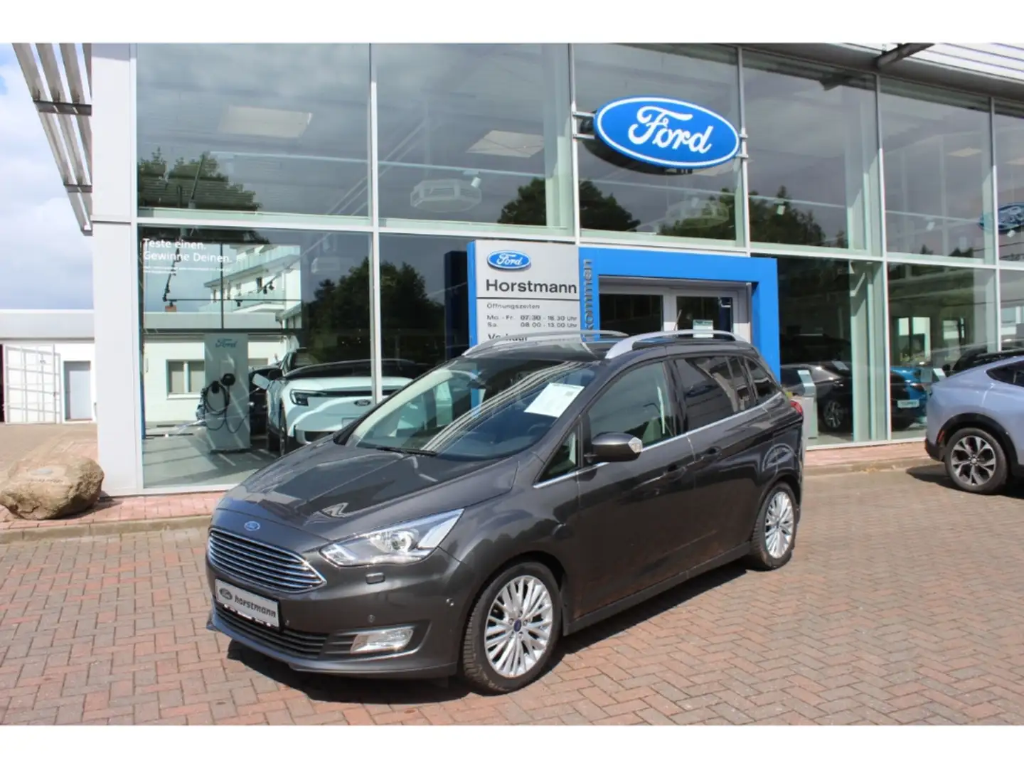 Ford Grand C-Max Titanium 2.0 TDCi-AHK, Navi, Xenon, SHZ Grijs - 1