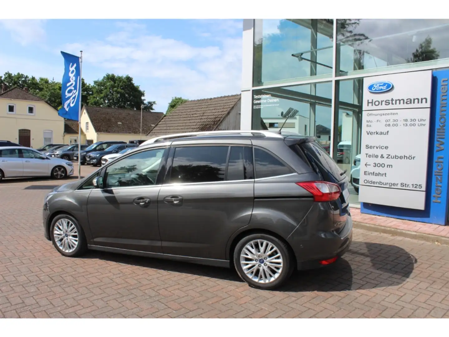 Ford Grand C-Max Titanium 2.0 TDCi-AHK, Navi, Xenon, SHZ Grijs - 2