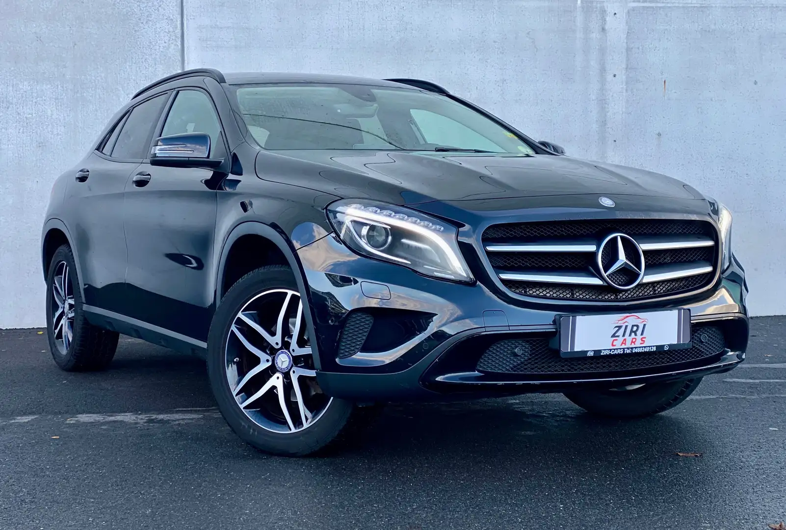 Mercedes-Benz GLA 180 GLA 180 d Activity Edition Zwart - 1