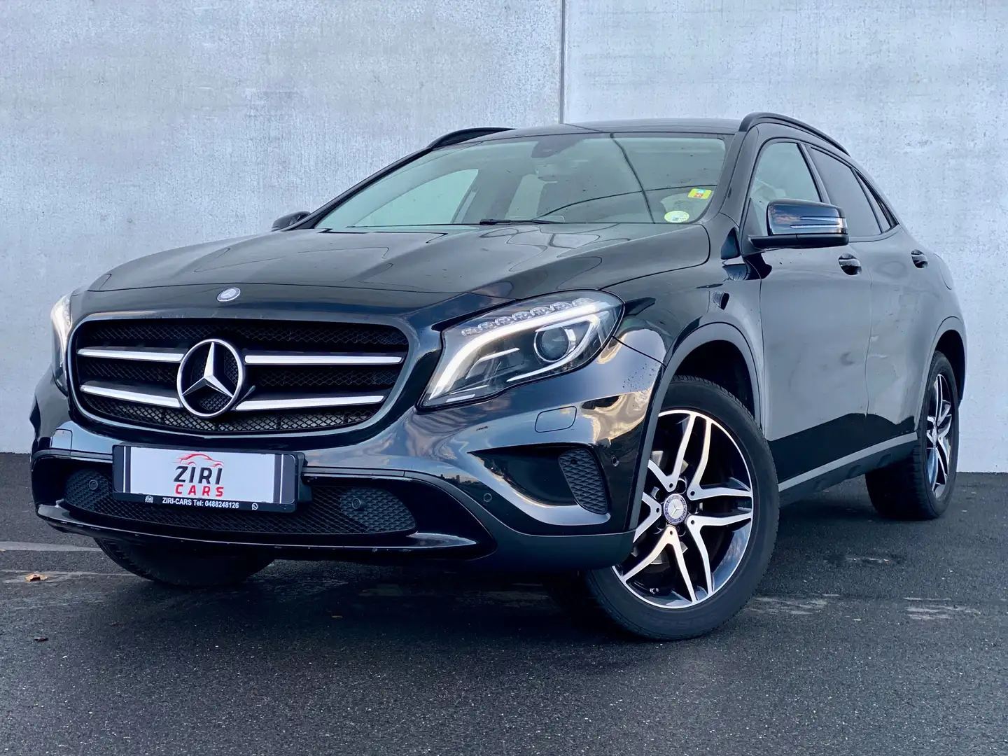 Mercedes-Benz GLA 180 GLA 180 d Activity Edition Zwart - 2