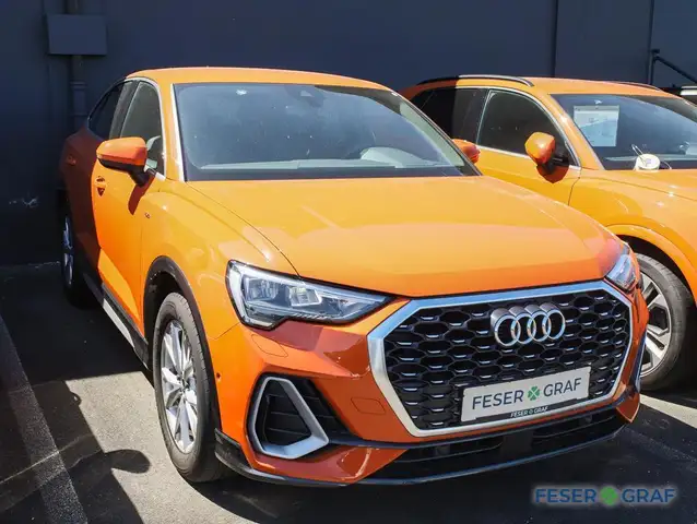 Audi Q3 view 4