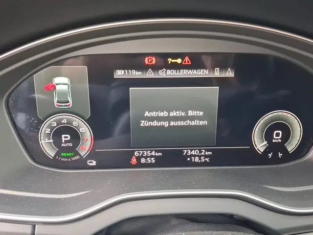 Audi Q5 view 10